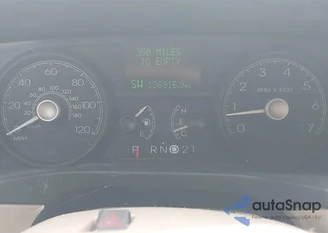 2007 Lincoln Town Car Signature Limited from USA, damaged, VIN 1LNHM82W57Y633673